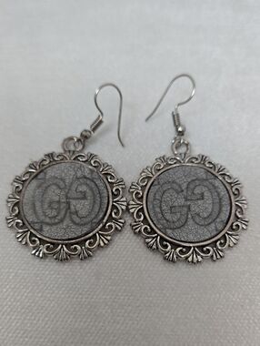 Silver-Tone GG  Round Filigree Dangle Drop Earrings nwot